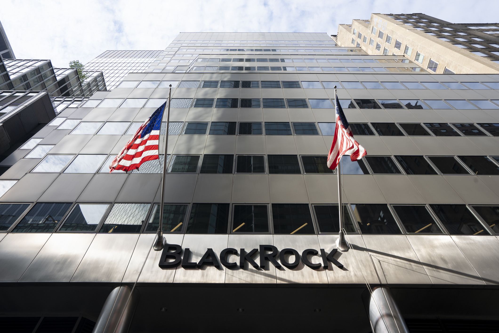 Blackrock Tops Bitcoin Ownership, Surpasses OKX, Kraken